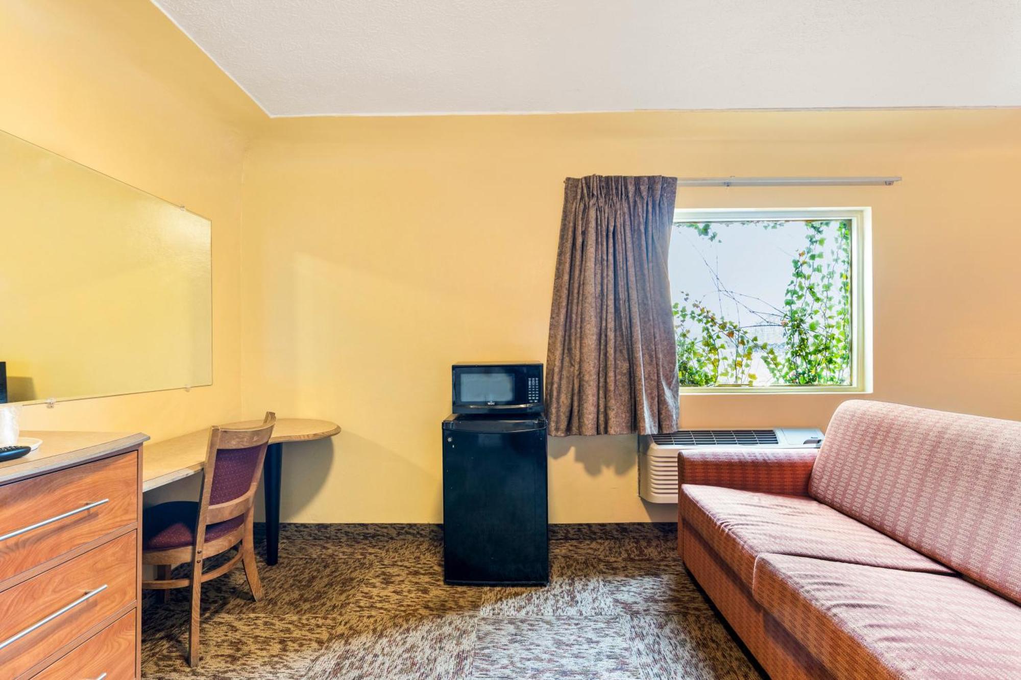 Oyo Hotel North Lima Oh - Boardman Esterno foto